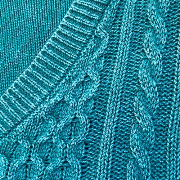 Emerald green Cable Knit V-Neck Sweater - Picture 2 of 4